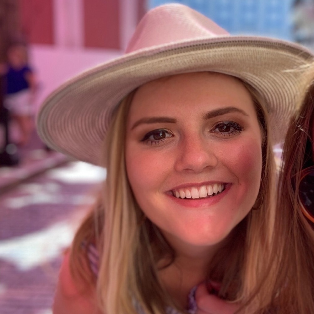 Meet your Posher, Caitlin